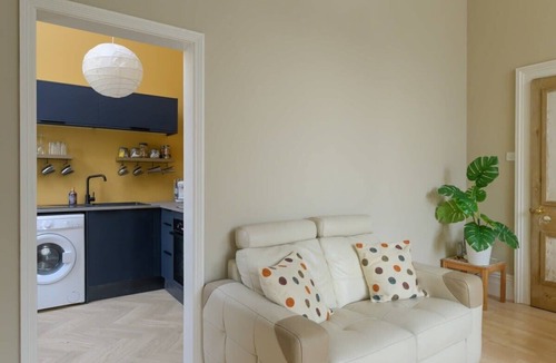 Clevedon Apartment | Gorgeous Apartment Seconds from Seafront, Clevedon