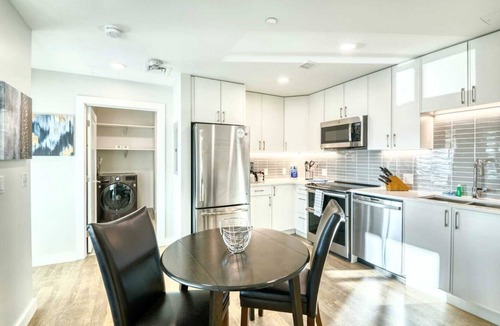 Quincy Apartment | Gorgeous Apt Downtown