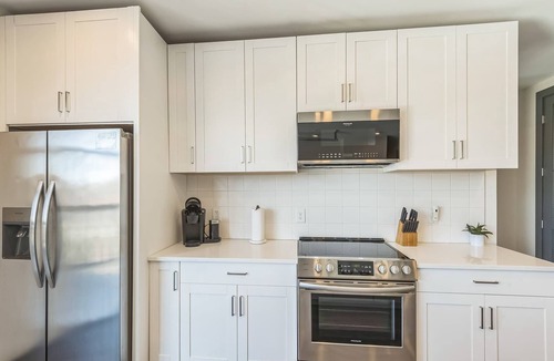 Rolling Mill Hill Apartment | Gorgeous Apt for 8 w/Rooftop & Gym, Near DT!