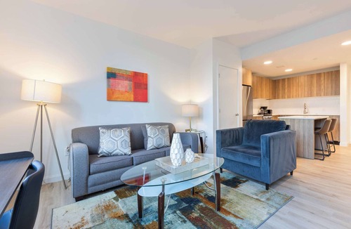 Fenway–Kenmore Apartment | Gorgeous Apt with Kitchen