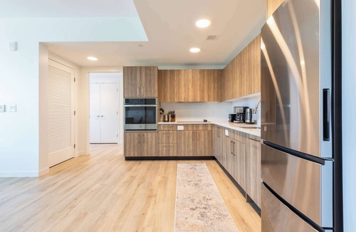 Fenway–Kenmore Apartment | Gorgeous Apt with Kitchen and Gym