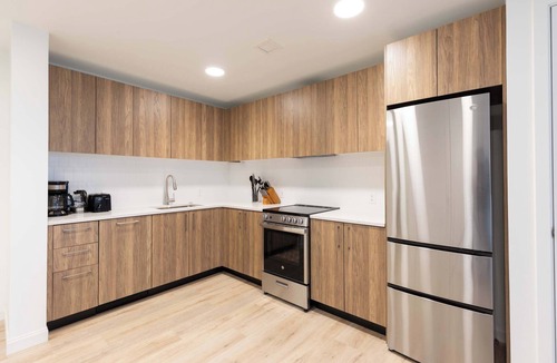 Fenway–Kenmore Apartment | Gorgeous Apt with Kitchen and Sky Terrace