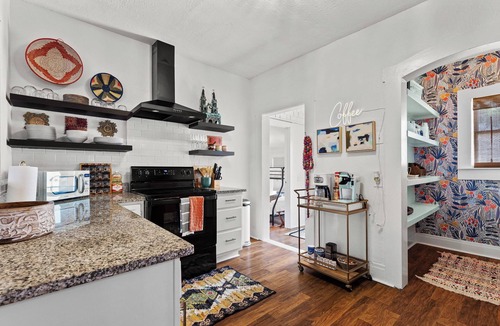 Denver Heights House | Gorgeous Artistic Fully Fenced Home Near Downtown