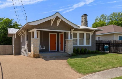 Denver Heights House | Gorgeous Artistic Fully Fenced Home Near Downtown