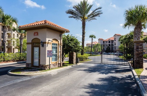 Four Corners Condo | Gorgeous Award Winning Renovated Condo Near Disney And Universal Studios