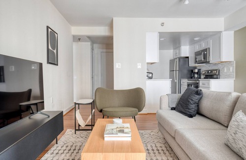 Ballston Apartment | Gorgeous Ballston 1BR w/W/D, Gym & Pool, near Metro, by Blueground
