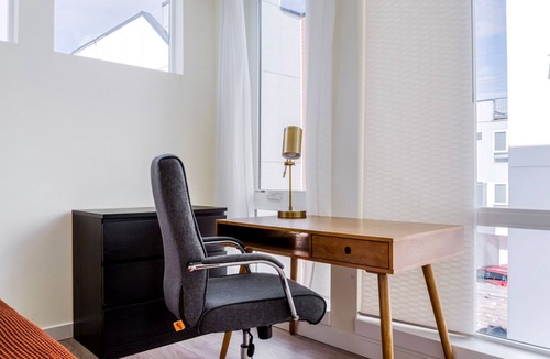 West Woodland House | Gorgeous Ballard 2BR w/Rooftop Patio, near Shops & Food, by Blueground