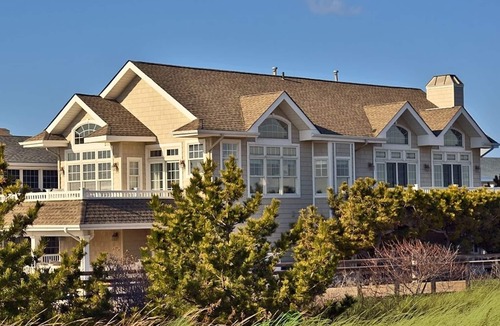 Avalon House | GORGEOUS BEACH FRONT HOME!