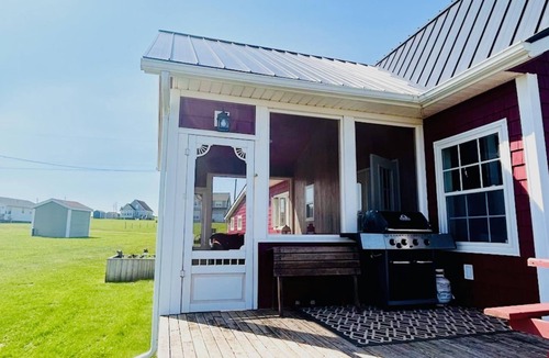 Park Corner House | Gorgeous Beach House sleeps 10 just steps from Cousins Shore Beach