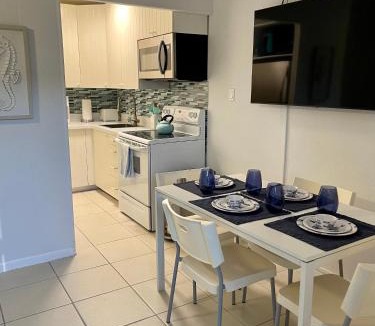 Key Biscayne Apartment | Gorgeous Beachy Chic Condo in Key Biscayne