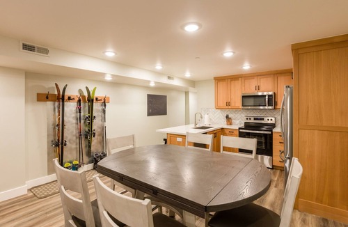 Cottonwood Heights Apartment | Gorgeous brand new 2BR unit, sleeps 6. Amazing ski location!