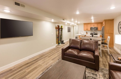 Cottonwood Heights Apartment | Gorgeous brand new 2BR unit, sleeps 6. Amazing ski location!