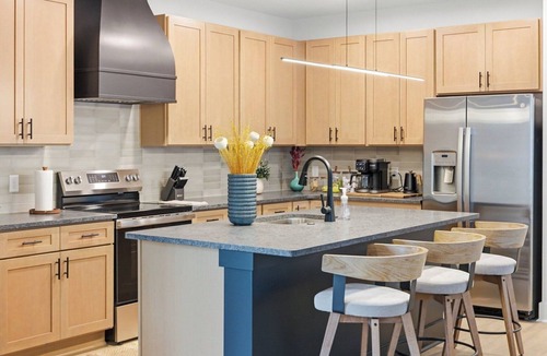 River District House | Gorgeous Brooklyn Arts District Designer Home w/ Parking & Patio