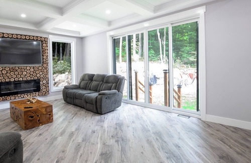 Colpoys Bay Cabin | Gorgeous Cliffside Retreat, Mallory Beach