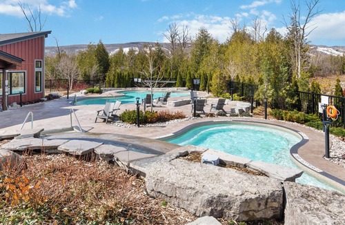 Glen Huron Condo | Gorgeous 2br condo in Blue Mountain w/pool - beside the Scandinavian Spa!