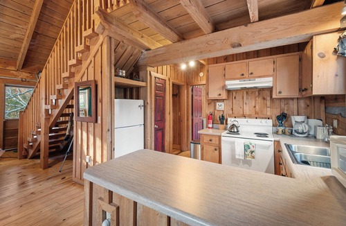 Vesta Cabin | Gorgeous Cabin - Fast 100mbps WiFi - Pet Friendly!