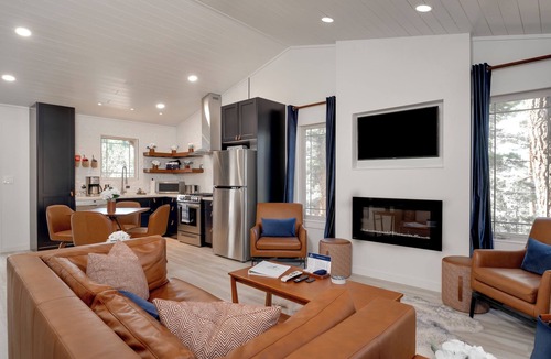 Angel Fire Cabin | Gorgeous cabin in the woods, king bed, fire pit, A/C