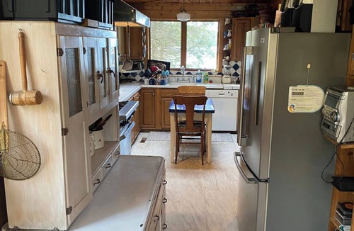 Smallwood Cabin | GORGEOUS CATSKILLS LOG CABIN