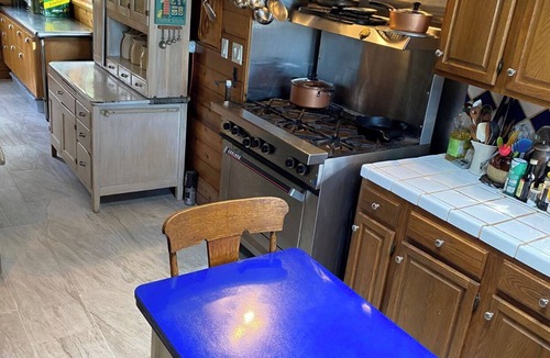 Smallwood Cabin | GORGEOUS CATSKILLS LOG CABIN