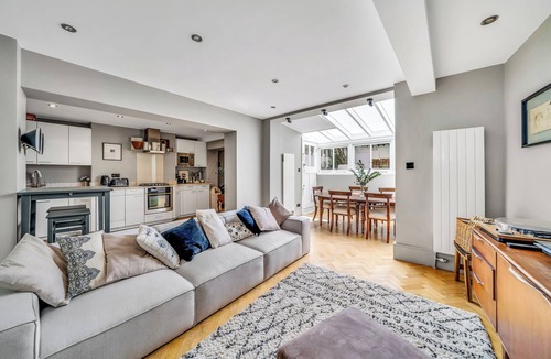 Redcliffe Apartment | Gorgeous Chelsea Garden Flat, 2bed 2bth