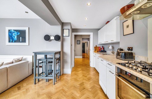 Redcliffe Apartment | Gorgeous Chelsea Garden Flat, 2bed 2bth