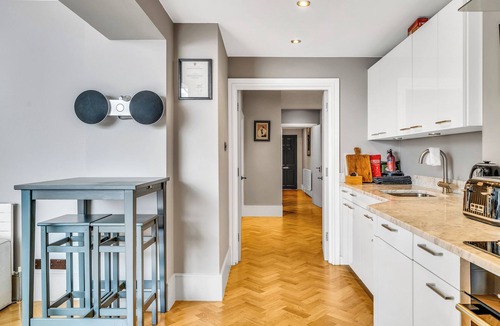 Redcliffe Apartment | Gorgeous Chelsea Garden Flat, 2bed 2bth