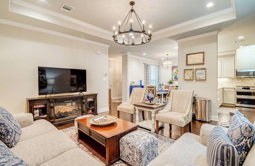 College Station House | Gorgeous College Station Townhome w/Patio!