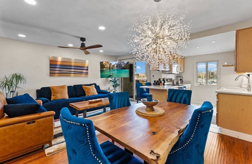 Townsite Condo | Gorgeous Condo | Marina Views | Steps from Harbor Beach 208B