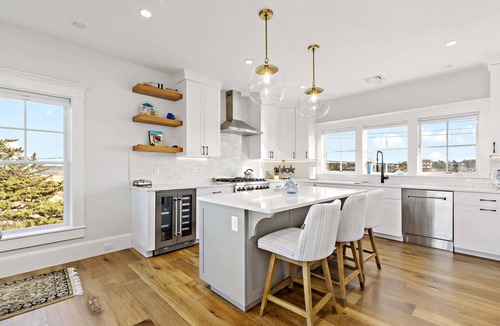 North Eastham House | Gorgeous, Contemporary Waterfront Home on Sunken Meadow Beach in Eastham