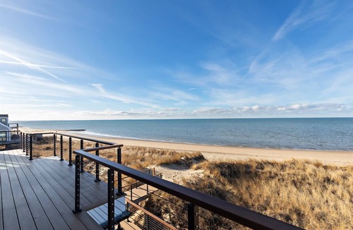 North Eastham House | Gorgeous, Contemporary Waterfront Home on Sunken Meadow Beach in Eastham