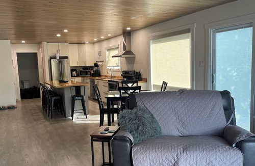 Pointe du Bois Cottage | Gorgeous cottage in Poplar Bay on the waterfront amid a 4 season playground