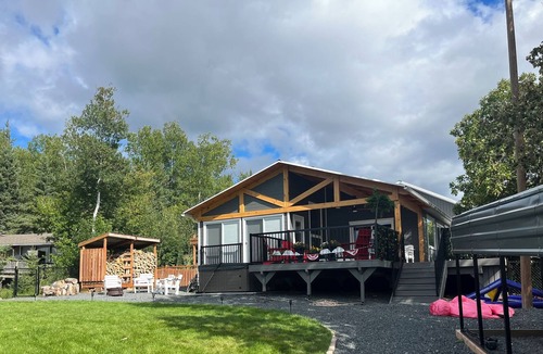 Pointe du Bois Cottage | Gorgeous cottage in Poplar Bay on the waterfront amid a 4 season playground