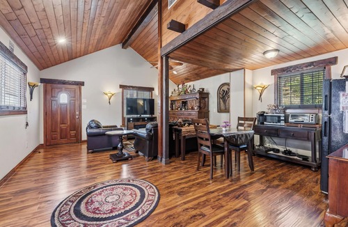 Fair Oaks Cottage | Gorgeous cottage in Fair Oaks Village