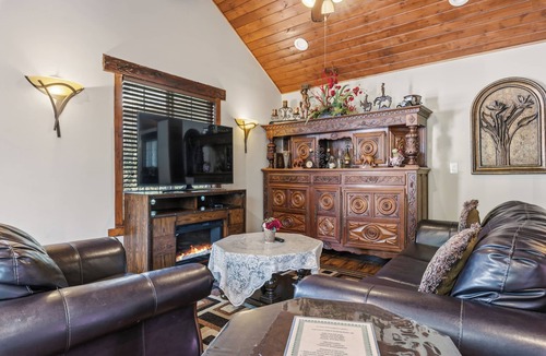 Fair Oaks Cottage | Gorgeous cottage in Fair Oaks Village