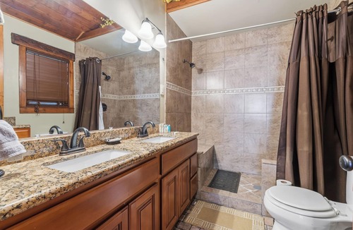 Fair Oaks Cottage | Gorgeous cottage in Fair Oaks Village
