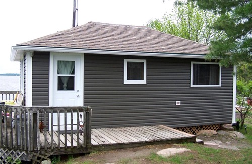 Lavigne House | Gorgeous Cottage Retreat Perfect for Families on Lake Nipissing, Ontario