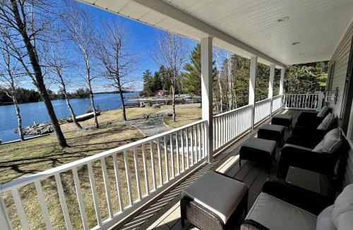 Beaver Cove House | Gorgeous Cottage with Hot-tub and Games in Beaver Cove, Maine