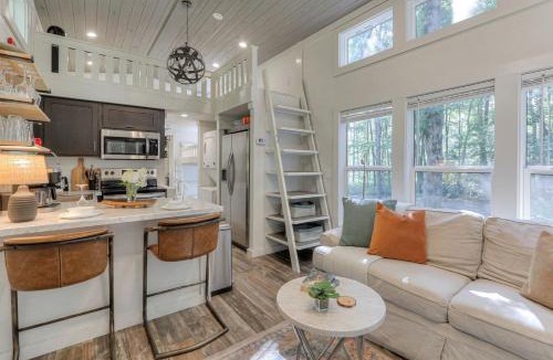 Tracy City House | Gorgeous Cottage with Fire Pit and Barbecue in Tracy City, Tennessee