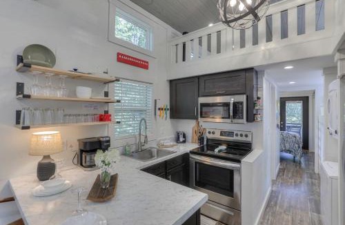 Tracy City House | Gorgeous Cottage with Fire Pit and Barbecue in Tracy City, Tennessee