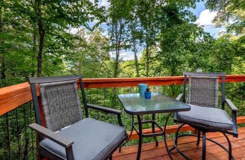 Cullowhee House | Gorgeous Cozy Yurt for a Unique Romantic Glamping Experience near Cullowhee, North Carolina
