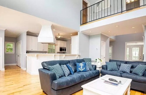Waterloo House | Gorgeous custom built house overlooking Pickwick Lake