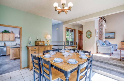 Otter Rock House | Gorgeous Custom Home with Ocean Views