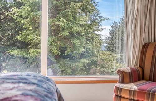 Otter Rock House | Gorgeous Custom Home with Ocean Views