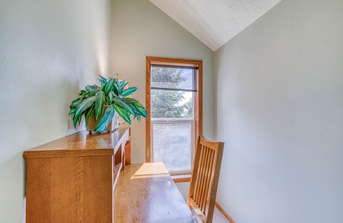 Otter Rock House | Gorgeous Custom Home with Ocean Views