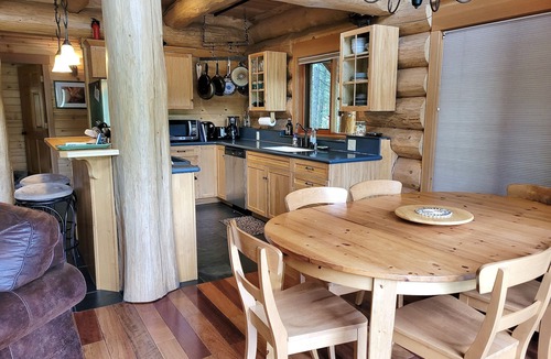 Mazama Cabin | Gorgeous Custom Riverfront Log Home