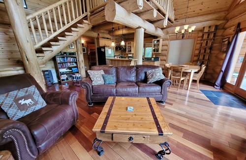 Mazama Cabin | Gorgeous Custom Riverfront Log Home