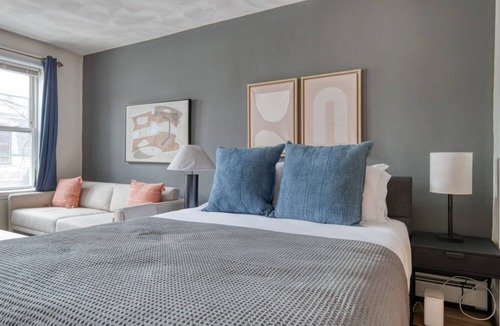 Somerville Apartment | Gorgeous Davis Square Studio nr Davis Square T, by Blueground