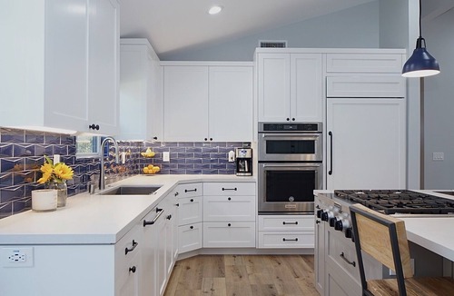 Leucadia House | Gorgeous Detached Custom Craftsman Home - Walk to Beach!