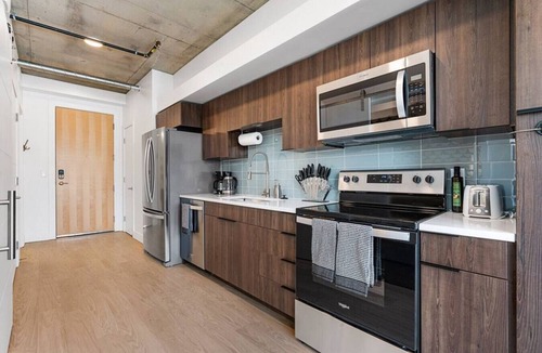 Rio Grande Apartment | Gorgeous Downtown 1BD/1BA - BEST views + Amenities