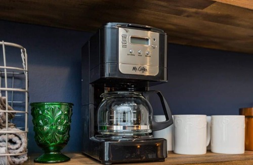 Buena Vista Apartment | Gorgeous Downtown Nashville Guest Loft with Vintage Vibes!